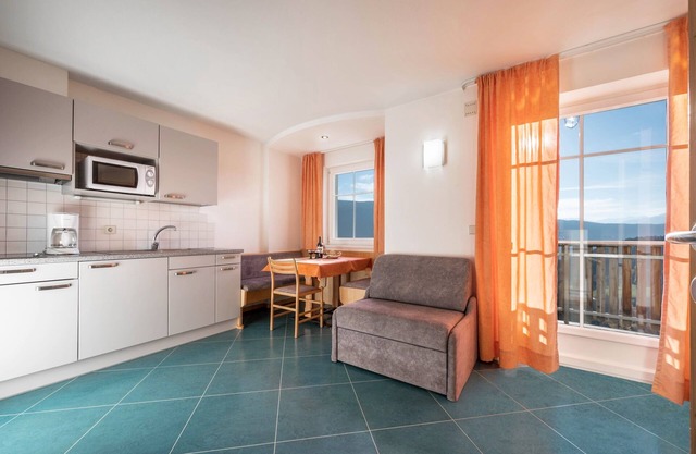 Apartamento "Treyer 5 Typ A" con vistas a la montaña, Wi-Fi, balcón y jardín