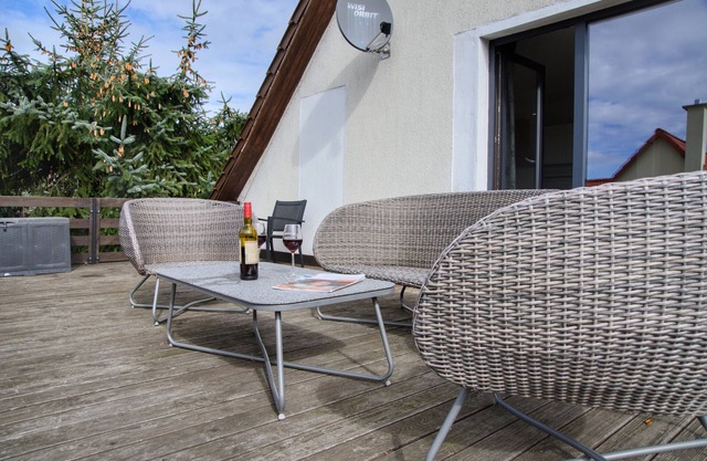 Apartamento 'Unteres Apartment Ostseeferienhaus' con Terrazas Privadas