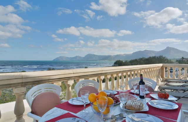 Apartamento 'Verge De Lluc 3' con vistas al mar, Wi-Fi y aire acondicionado