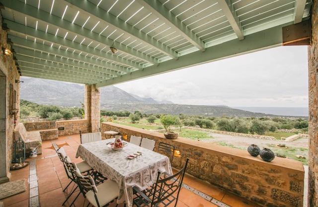 Apartment 'Villa Dimitra - Mani' with Sea View, Wi-Fi and Air Conditioning