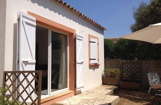 Apartamento con jardín, bonito apartamento cerca del centro de la ciudad y de la playa.