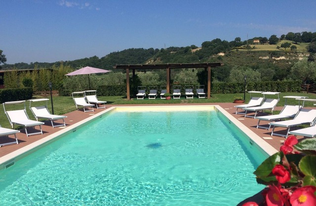 APARTAMENTO CON PISCINA Y MANEJO EN AGRITURISMO