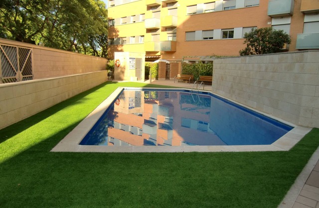 Apartamento con piscina, terrazas, cerca del mar y de la ciudad