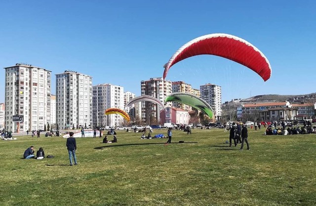Apartamento con terraza y amplio parque frente a la puerta. al lado de la parte histórica mimsin