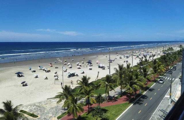 APARTAMENTO CON VISTA A LA PLAYA