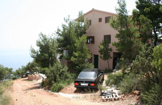 Apartments by the sea Sveta Nedilja, Hvar - 4609