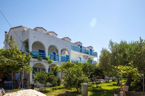 Apartments by the sea Sucuraj, Hvar - 3589