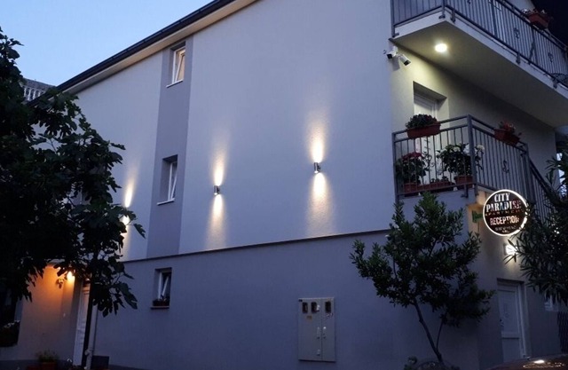 Apartments City Paradise