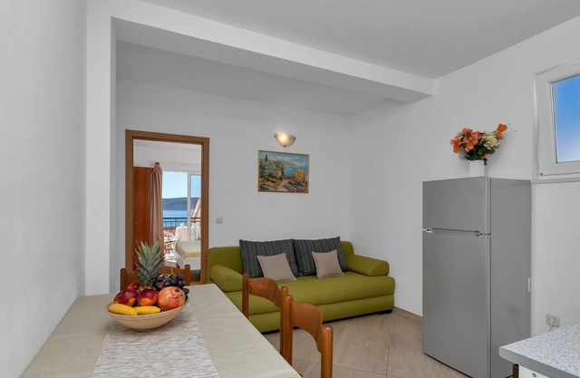 Apartamentos Ferdo - Apartamento con vistas al mar para 4 personas