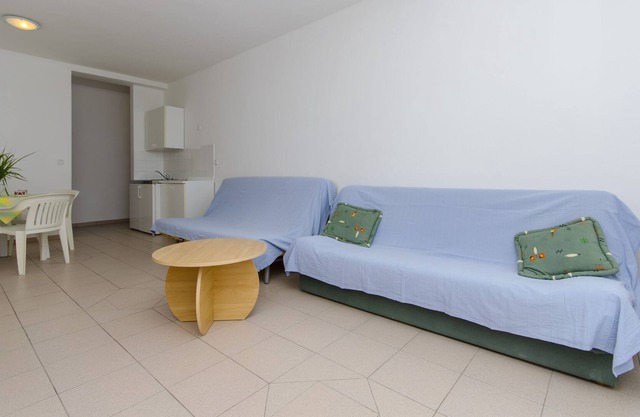 Apartamentos Tomo (13561-A1) - Vlasici - isla Pag