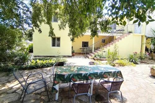 Apartments with parking spaces Gornji Karin, Novigrad - 21514