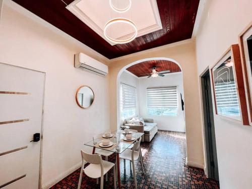 Aponte Rustic House - Walking to Beach - San Juan