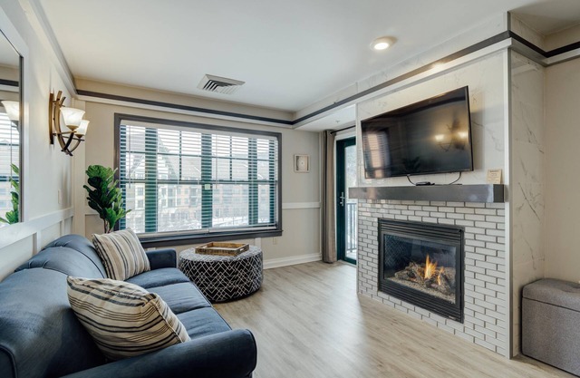 The Appalachian Lodge @ The Mountain Creek Water Park ★ Mtn Front ����� Balcón ����� 340