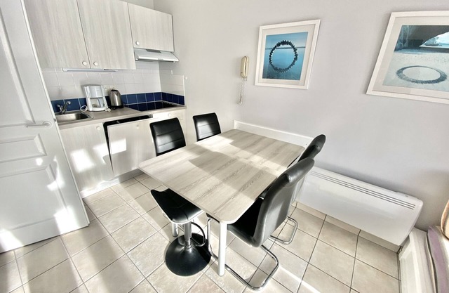 C107 Front de mer piscine-Apartamento-Apartamento-Baño con bañera-Balcón