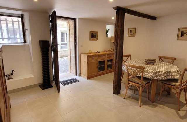 Appartement 2 à 4 pers, centre de Montignac