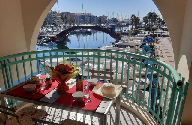 Appartement 2 pièces avec terrasse et parking, proche thalassothérapie - FR-1-226A-29