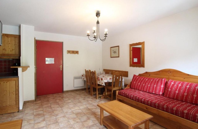 Appartement 6 personnes, Val-Cenis, au pied des pistes avec parking et WiFi - FR-1-508-113