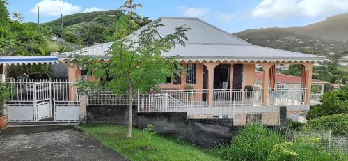 Appartement douillet avec vue sur les montagnes au Vauclin