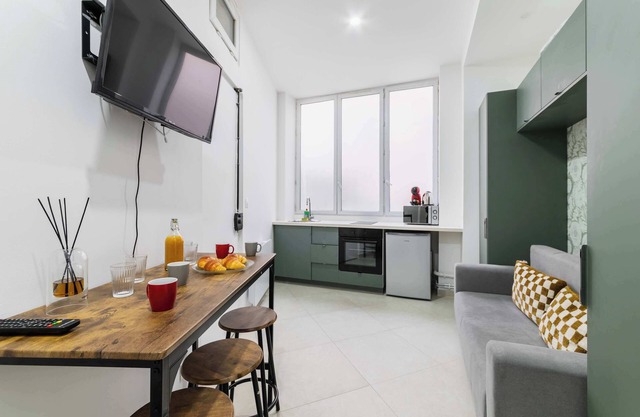 Appartement metro jaures tout equipe - Paris 19 - 4P