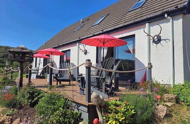 Applecross large holiday home, sleeps 14 ( 7 en suite bedrooms)