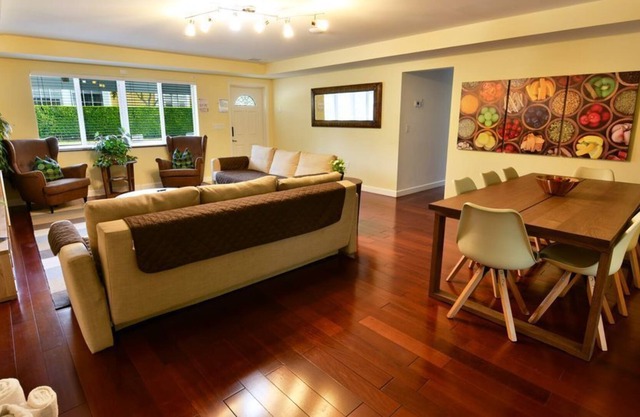 April Rates with 40% Off | Heated Pool | Beach 4min