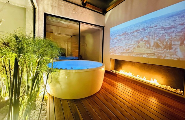 Apto with private jacuzzi sauna fireplace cinema and gym king size bed 93 park