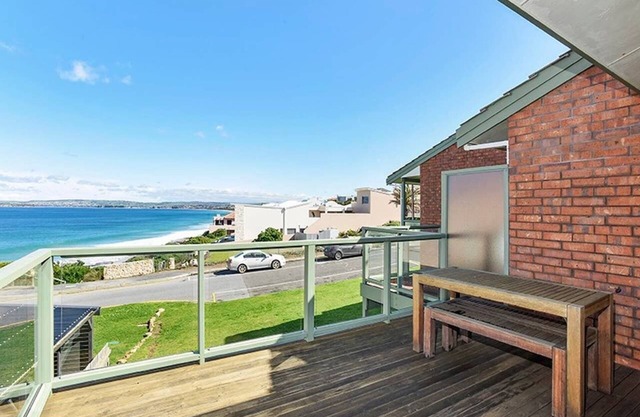 Aqua Bella, 4/2 Huttons Str Port Elliot