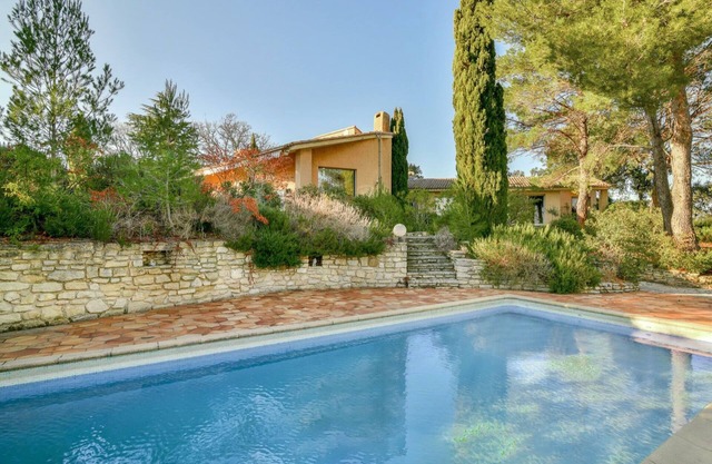 Villa de arquitecto en el corazón de los viñedos cerca de Avignon