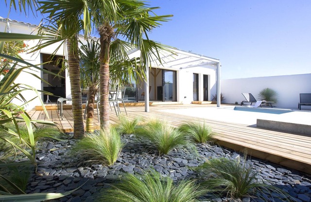 Architect-designed villa with heated pool