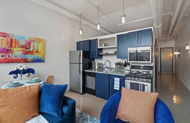 Arena District Suite w/FREE Parking & Rooftop Deck