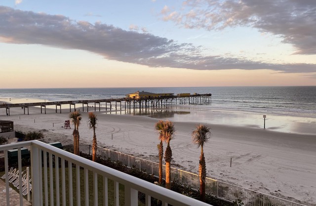 Aruba 303 -SPARKLING NEW BEACHFRONT 3 BR CONDO IN DAYTONA BEACH SHORES.