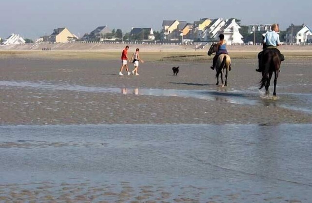 A 200 km de París, la playa