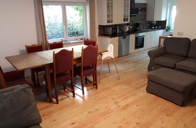 En Elberadweg: apartamento familiar