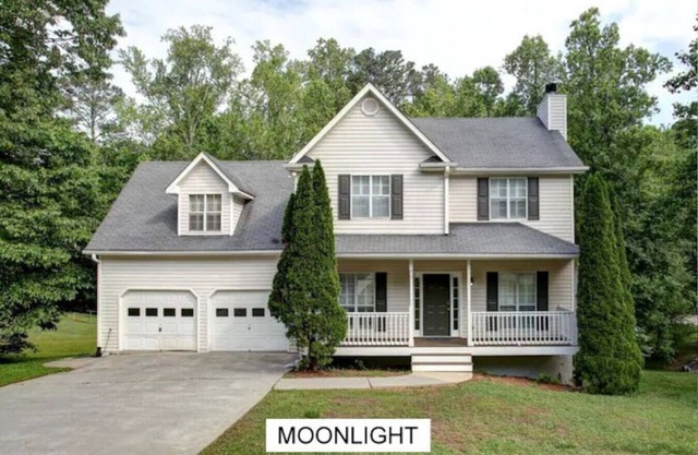 19 Moonlight Drive · ¡Acworth comfort! Complejo de béisbol Lakepoint es de 9 millas en coche