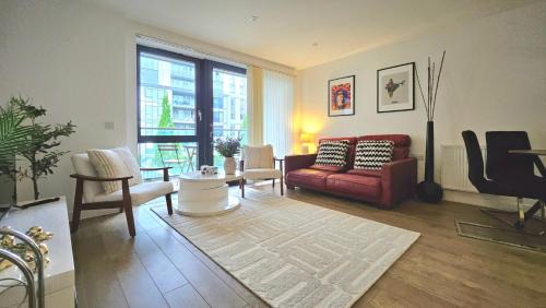 Athera - Festival Quarter, Canary Wharf 2 bed, 2 bath apartment with balcony and gym facility