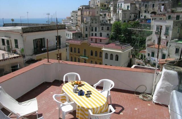 Casa de Pompeyo con terraza y vistas al mar