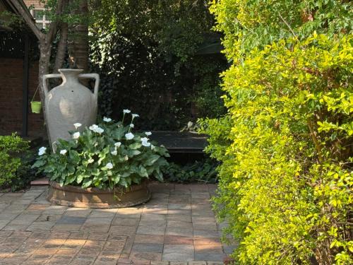 Atterbury Value Bed and Breakfast