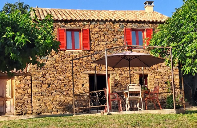Casa de carácter, independiente, con piscina privada, confortable
