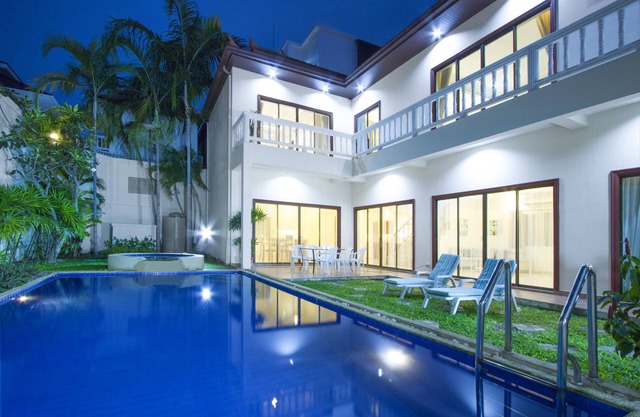 Avoca Pool Villas