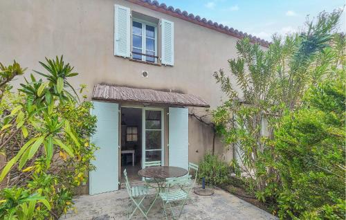 Awesome Home In Saint-Laurent-De-La-Ca With Wifi