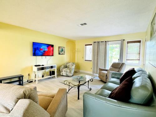Awesome 1st floor 2BR apartment at Bay Tree