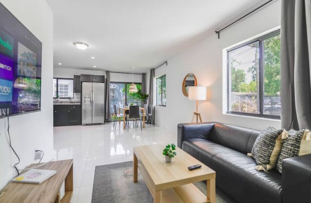 Liberty 999 - B (Lado izquierdo) New · Awesome Duplex 3 Bedrooms 2 bathrooms
