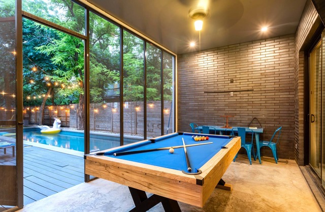 Backyard Pool Oasis Rainey Street 6 min Walk
