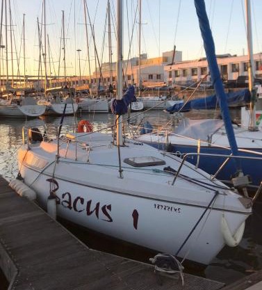 Bacus - Your Floating Hideaway in Lisbon