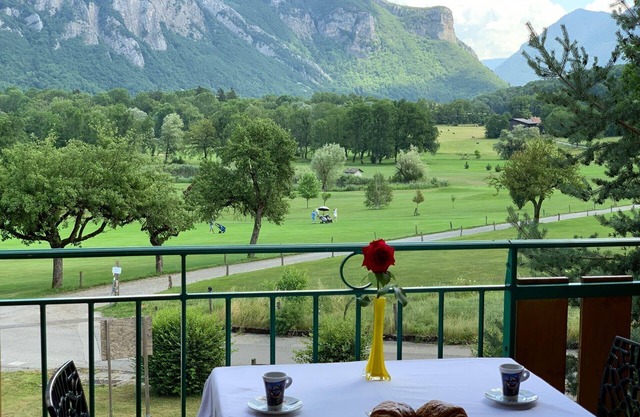 BALCON GOLF con piscina a 5 minutos de las montañas del lago de Annecy en Haute Savoie