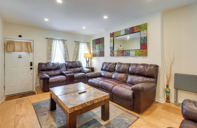 Baltimore Townhome Near Oriole Park w/ A/C!