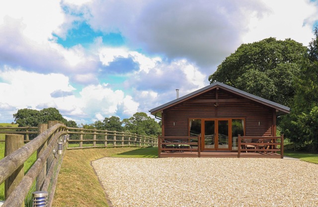 Granero Shelley Lodge, COPPLESTONE