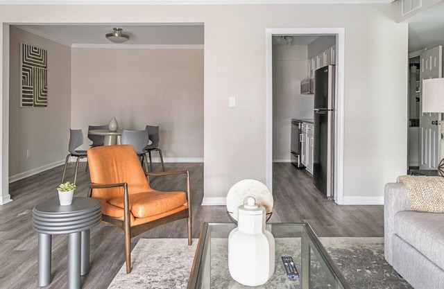 Brookwood 2BD 1 - Dos Habitaciones Piso, Capacidad 4