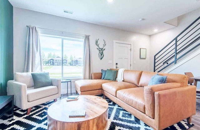 Unique Townhome, 2 Car Garage & AC!