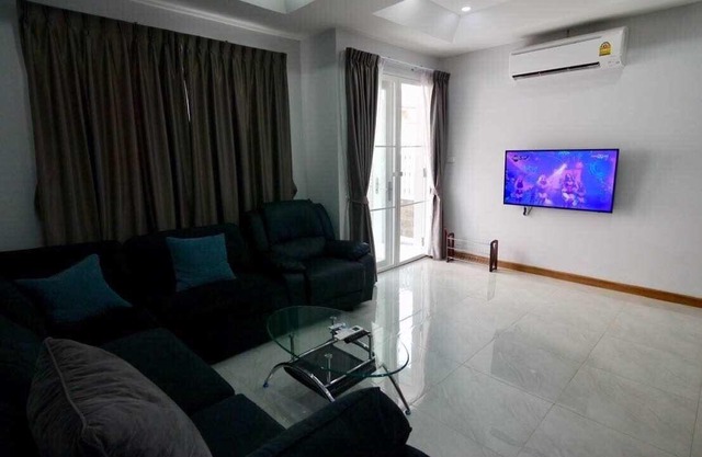 Basic Line Home en Chiang Mai en el casco antiguo, 4 habitaciones, 5 baños, Kichen